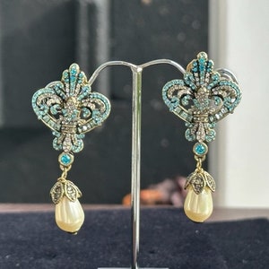 NIEUW Heidi Daus fleur de lis-oorbellen
