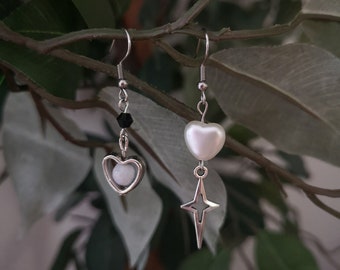 Mismatch Grunge Heart Earrings / Northern Star Earrings / Asymmetrical Earrings with White Agate / Y2K Style / Unique Handmade Earrings