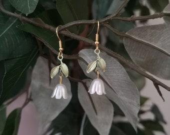 Lily of The Valley Floral Earrings / Dainty Flower Earrings / Bellflower Earrings / White Lily Earrings / Nature Inspired Fairy Jewelry
