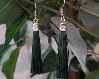 Emerald Green Tassel Earrings / Dark Green Tassel Earrings / Elegant Boho Party Earrings / Bohemian Tassel Jewelry / Festive Earrings