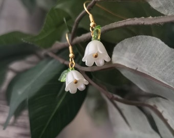 Lily of The Valley Earrings / Dainty Flower Earrings / Floral Earrings / Hypoallergenic Hooks / Delicate White Bellflower Earrings