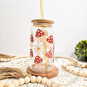 MUSHROOM Glass, Boho Beer Can Glass, Custom Tumbler, Retro Daisy Iced Coffee Glass with lid and straw, Gift for mushroom lover, Cottagecore