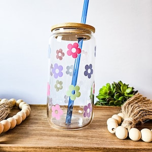 Retro Daisy Glass Cup, Beer Can Glass With Lid Straw, Colorful Daisies Floral Tumbler, Iced Coffee Cup, Bridesmaid Gift, Trendy Glassware