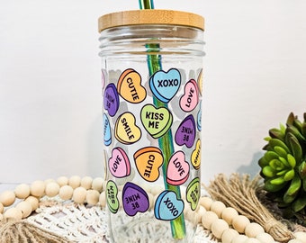 Szklany kubek Conversation Hearts: 24-uncjowy słoik Mason na Walentynki