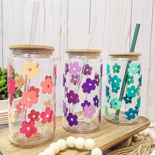 Retro Daisy Glass Cup, Beer Can Glass With Lid and Straw, Groovy Flower Cup, Ombre Flowers, Iced Coffee Cup, Bridesmaid Gift, Aesthetic Cup