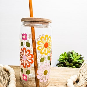 Retro Daisy Glass Cup, Beer Can Glass With Lid and Straw, Groovy Glass Cup, Orange Daisy Iced Coffee Cup, Bridesmaid Gift, Aesthetic Cup