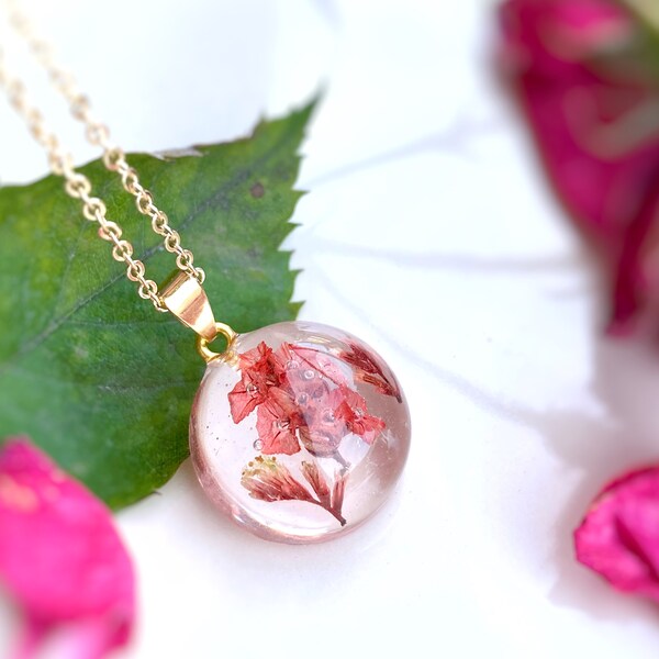 Birth month flower necklace, unique gift for her Birthday, Statice sea lavender pressed flower necklace Dried flower resin jewelry October