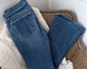 2000’s The Flirt Low Rise Bootcut Jeans | Women’s Size: 4 | Low Waisted Y2K Classic Flare Blue Jeans