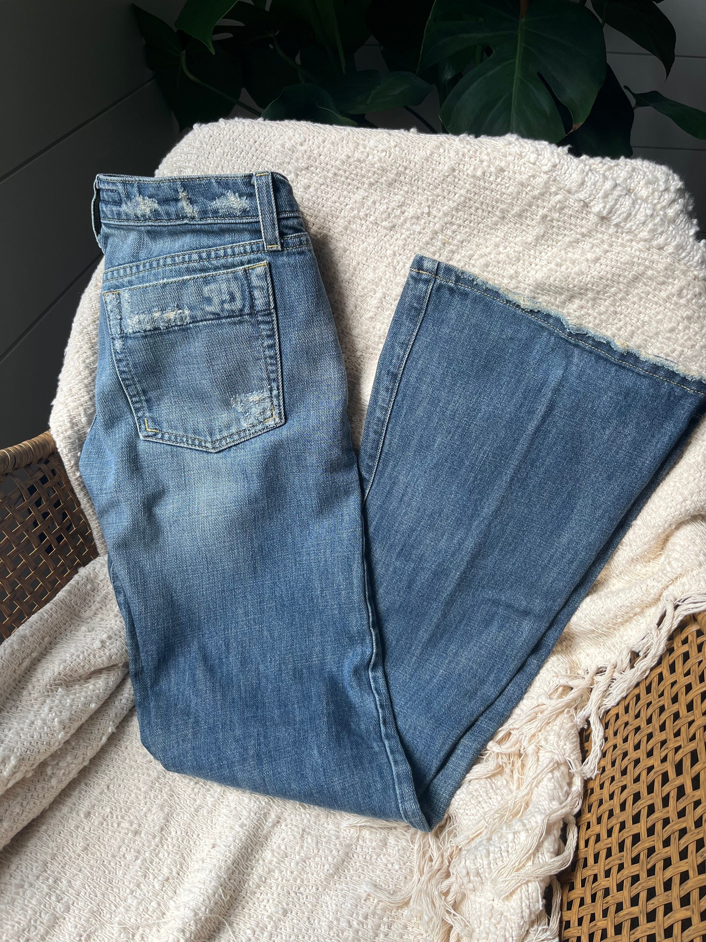 Y2K Logo JJ’s Low Waisted Blue Jeans | W Size: 28