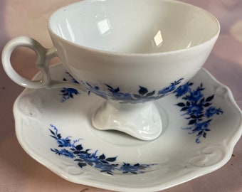 Teetasse mit Untertasse blau weiß Vintagegeschirr Vintageporzellan Sammeltasse