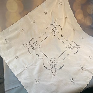 Tablecloth white embroidery 82 cm vintage embroidered