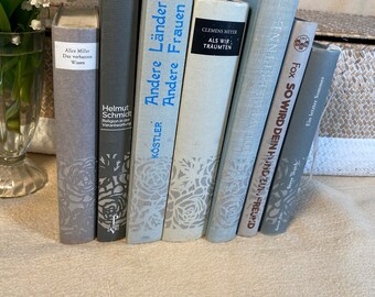 7 Bücher grau Silber Rosen Verzierung Bücherstapel Bücherbündel vintage dekorative Bücher