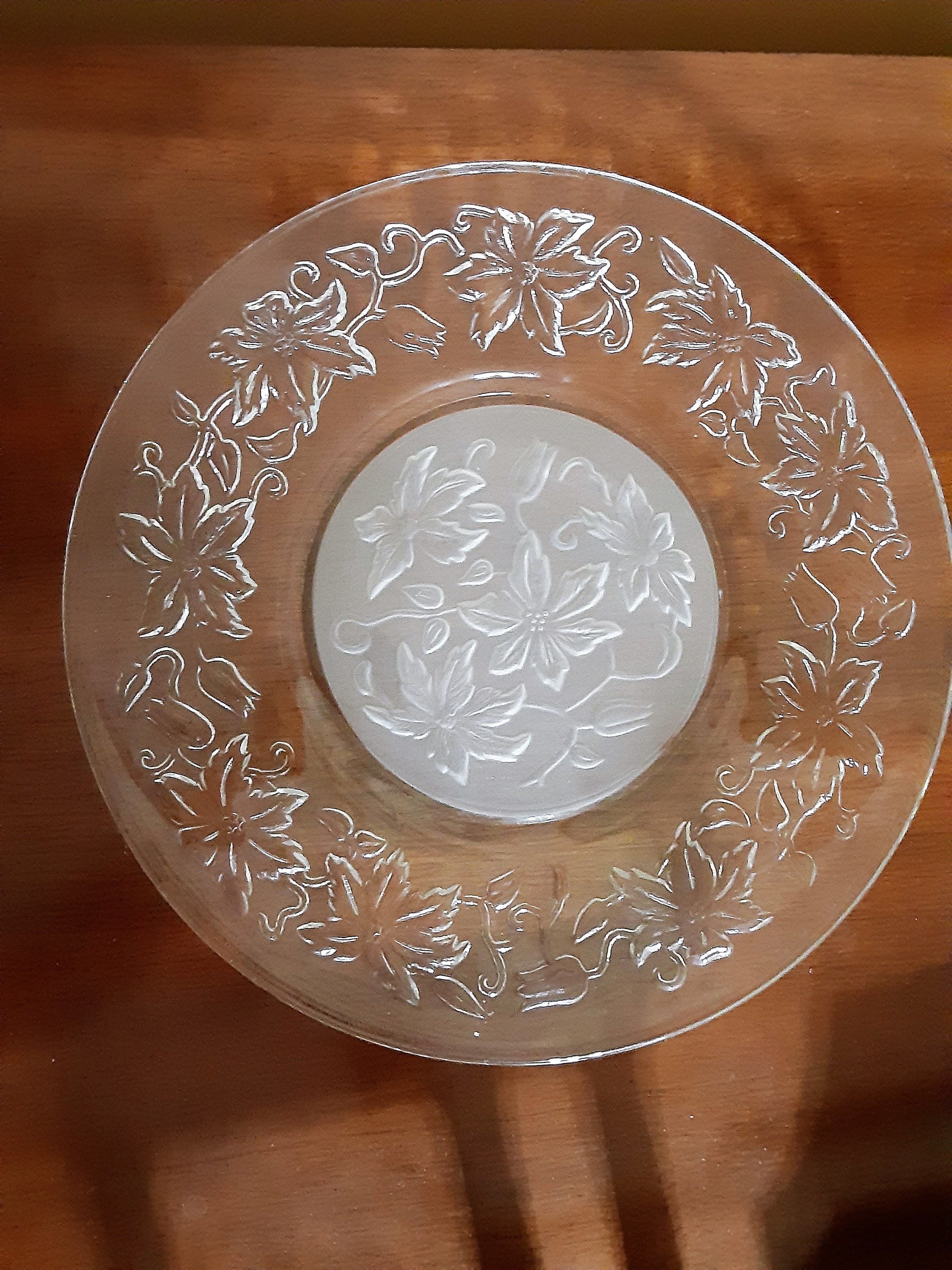 Fantasia Luncheon Plates Princess House 8 Frosted Center 24 Available Dessert Salad Serving Etsy