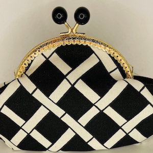 Kiss lock purse Frame closure make up bag Handmade bag Gift for her Toiletry storage Limited design Portable bag Cute design Cell phone bag