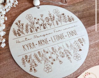 Personalized wooden sign with family name – floral wooden door sign, family sign with engraving