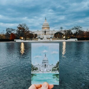 Hand-Drawn Washington DC Postcard, US Capitol Building Art, Unique Washington DC Gift And Souvenir, Modern 4x6 Illustration Postcard. Hand-drawn art, watercolor illustration, perfect gift or souvenir for postcrossers and collectors
