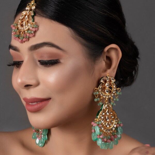 Gold Plated Traditional Handcrafted Kundan Adorned With Pearls Earrings With Maang Tikka Set For Women