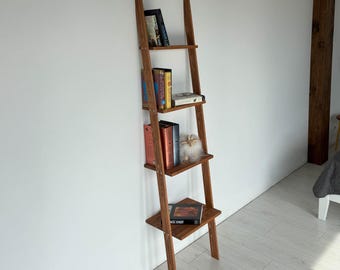 Schiefes Leiterregal, schmales Bücherregal aus Holz, moderner minimalistischer Ausstellungsständer für Bücher