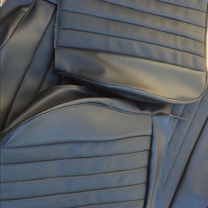 Upholstery reproduction made for a early 1965 to 73 Porsche 911 & 912 with standard seats option BASKETWEAVE EMBOSSED INSERTS at center part