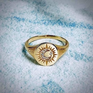 Women's Ring Sun Moon Star Gold Ring Vintage Ring - Diamond Signet Ring Women 18K Gold Signet Ring Gold rings for Her Gold Ring Jewelry Gift