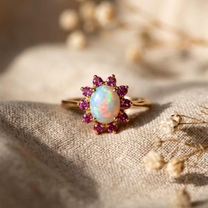 Verlobungsring mit Feueropal und rosa Halo-Fassung, Ehering mit Rubin und Opal als Geburtsstein für Oktober, Vintage-Blumen-Opal-Ring aus 14-karätigem Gold, Jahrestagsring