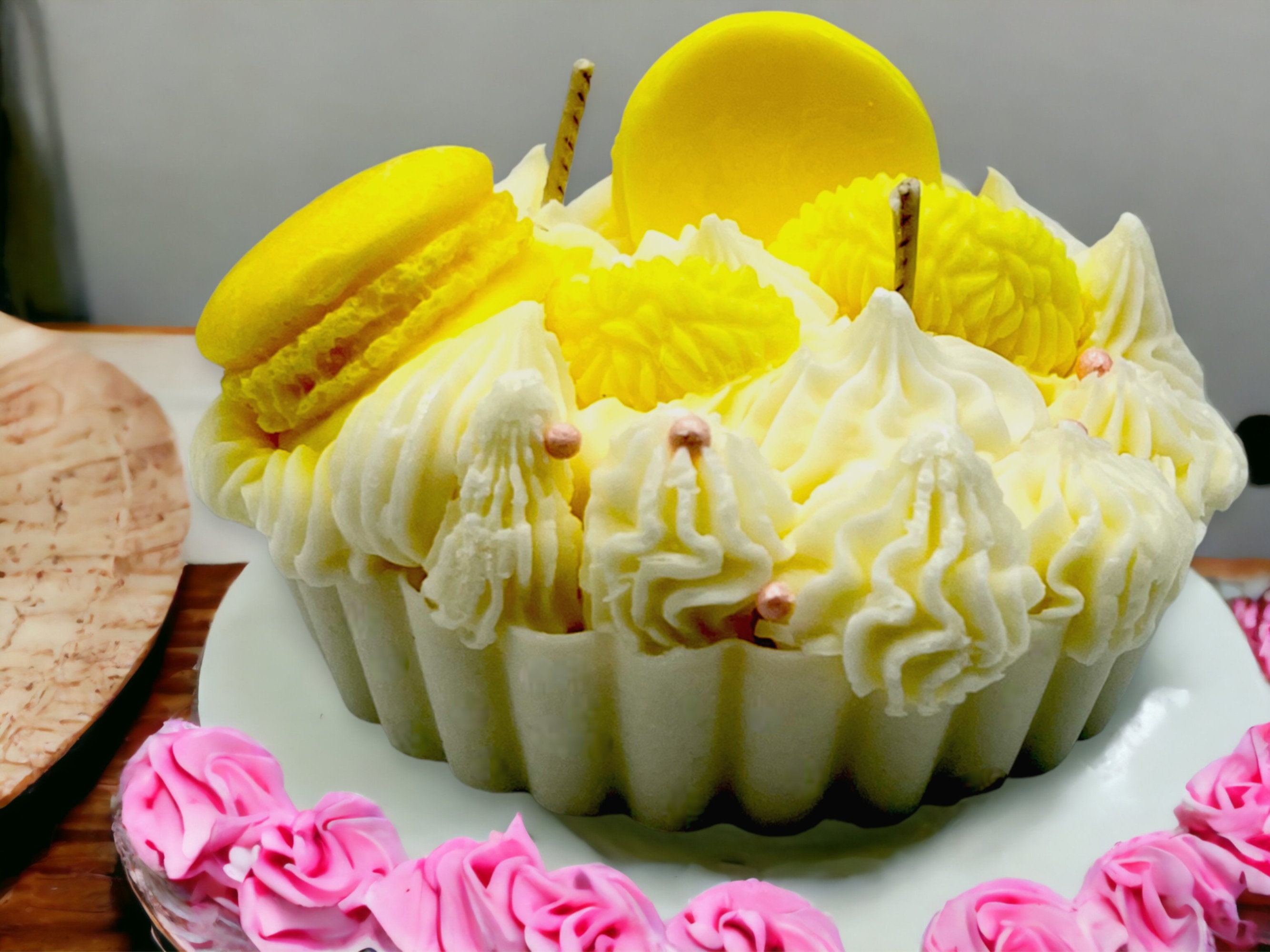 Tangy Citrus Delight: Creamy Lemon Pie Candle Hand Made Novelty