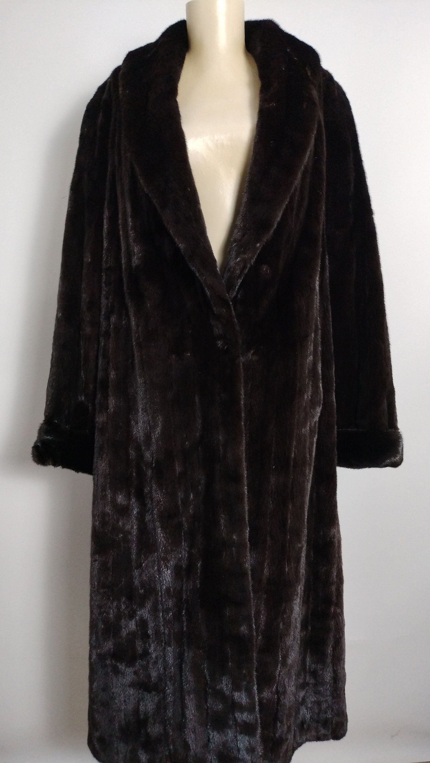Blackglama dark top ranch mink