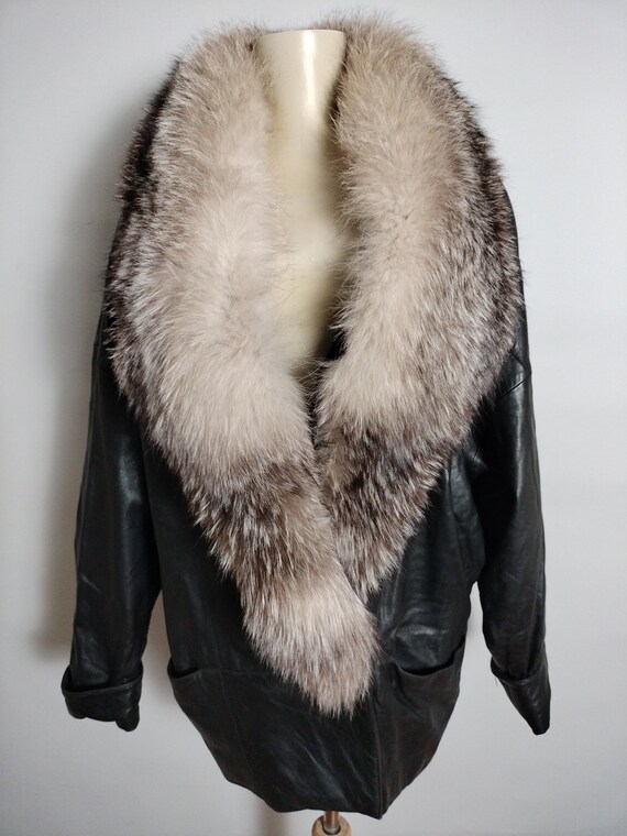 Vintage 90's Sheepskin Leather Jacket w Huge Genui