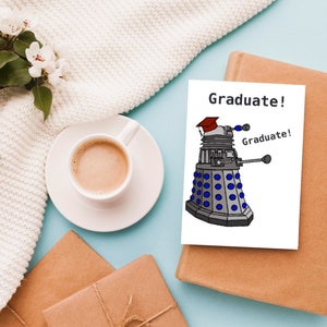 Tarjeta de graduación divertida imprimible "Imprimir en casa" de Doctor Who Dalek