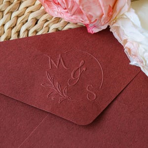 Benutzerdefinierte Hochzeitsprägestempel, personalisiertes Monogrammprägestempel, benutzerdefinierte Initialenprägesiegel, Einladungsprägestempel, Serviettenprägestempel