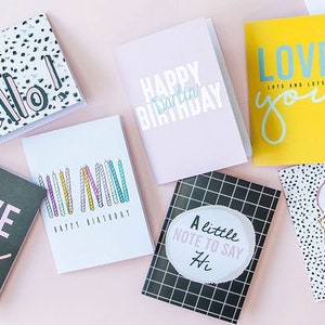 Una nota de título para decir Hola Tarjeta de felicitación