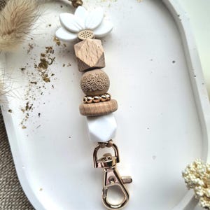 White Daisy Beaded Teacher Lanyard: Wooden & Silicone Beads