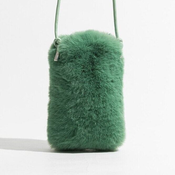 HOW TO STYLE A GREEN BAG?