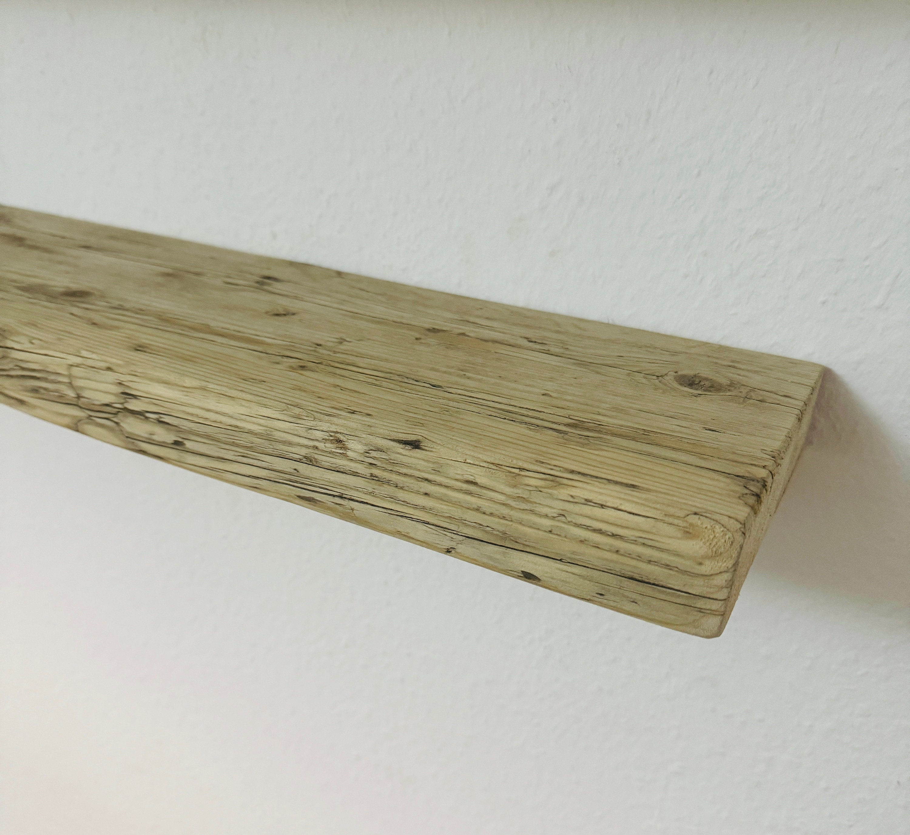 Rustic wall shelf made of scaffolding plank, floating, untreated, vintage | Wall shelf made of reclaimed wood | Floating shelf made of scaffolding board | Construction timber | Wall shelf
