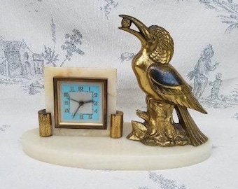 1920er Jahre Französische Art Deco Uhr: Speltervogel auf Marmor Plakette