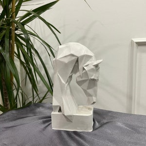Modern Cubic Horse Statue – Unique Geometric Sculpture for Home & Office Decor, Artistic Statement Piece, Perfect Gift for Horse Lovers