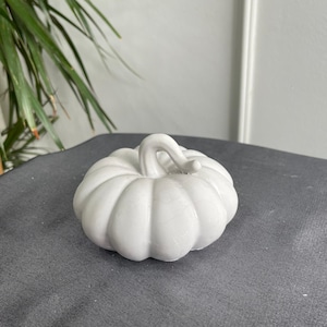 Handcrafted Zucchini Statue - Unique Vegetable-Themed Decor - Artistic Figurine for Kitchen & Home Interiors