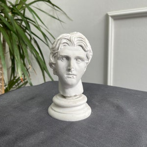 Handcrafted Mini Man Bust Statue - Elegant Decorative Figurine - Unique Art Sculpture for Home Decor & Gift Ideas
