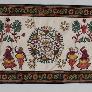 Animal 1&#39;5x5 ft Antique Suzani Collection Uzbek-Fine Uzbek Vintage Handmade Uzbek Wall-hanging -Suzani Design Uzbek Embroidery-1.47x0.46 cm