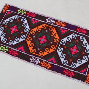 Shawl 2x4 ft Antique Suzani Collection Uzbek-Fine Uzbek Vintage Handmade Uzbek Wall-hanging -Suzani Design Uzbek Embroidery 1.15x0.54 cm