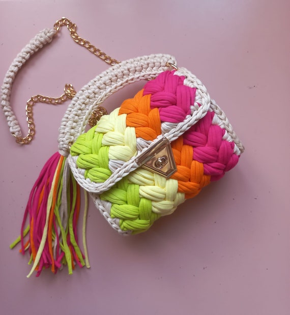 Stylish crochet handbags designs | Knitted bags, Crochet handbags, Crochet  purses