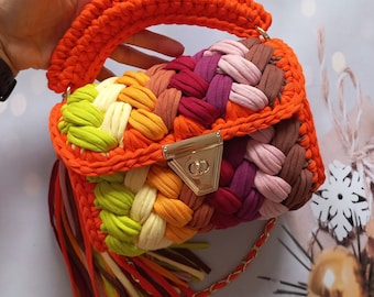 Handmade Crochet Crossbody Bag: Knit Shoulder Purse with Gold Chain