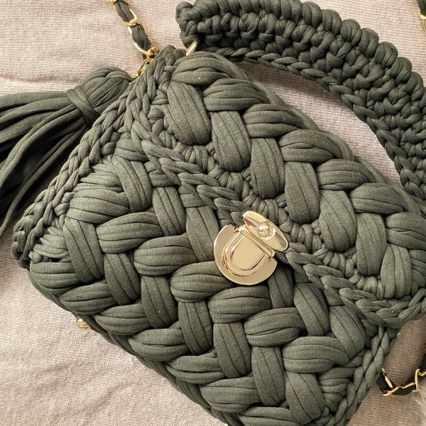 Handmade Crochet Shoulder Bag: Knit Crossbody with Gold Chain