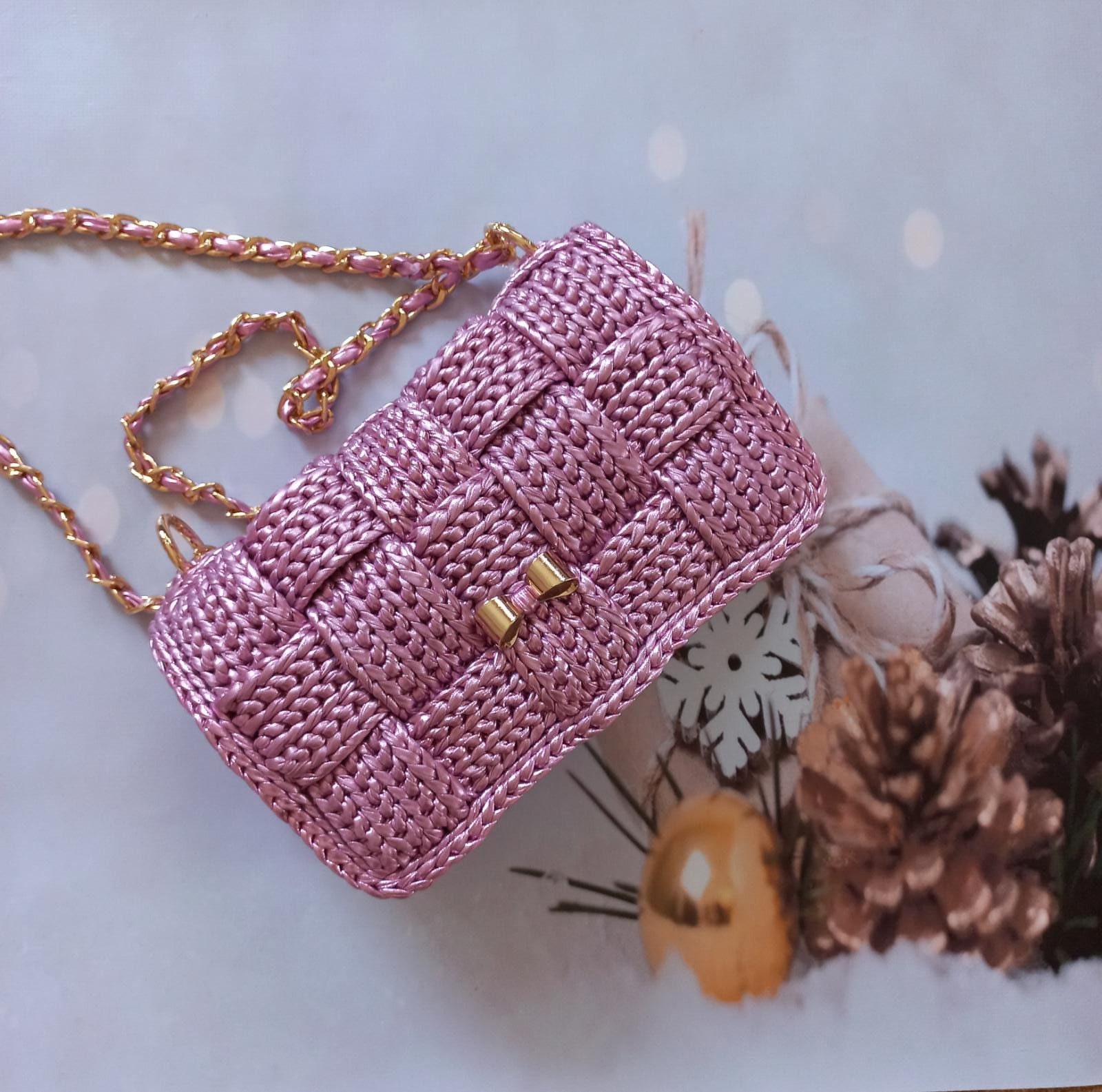 Easy Modern Crochet Bag Tutorial - Crochet Kingdom | Crochet bag, Crochet, Crochet  handbags