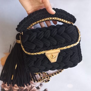 Capri-Luxus-Tasche, Häkelgeldbörse, Häkeltasche, Umhängetasche, Umhängetasche aus glänzendem Garn, Luxus-Strickhandtasche für Frauen