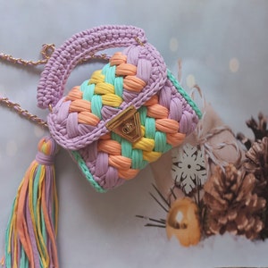 Pastel Crochet Crossbody Bag: Capri Knit Shoulder Bag with Gold Chain