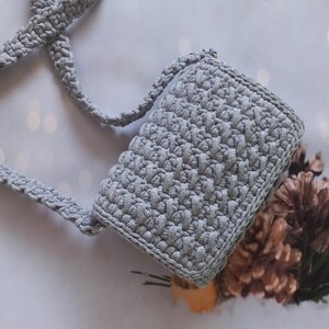 Hand Woven Crochet Crossbody Bag: Cotton Yarn Purse with Gold Chain Knit Strap