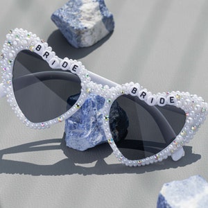 Personalized Pearl Glasses,Heart Shaped Sunglasses,Wedding Glasses,Pink/white pearl,Bridesmaid Glasses, Bridal Sunglasses, Bridal Sunglasses