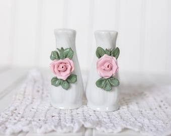 Salero y pimentero de porcelana vintage con forma de rosa / Juego floral estilo shabby chic rosa Capodimonte / Decoración de cocina cottagecore grandmacore
