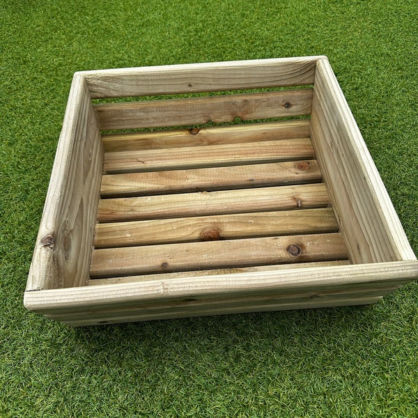 OUTDOOR WOODEN BASKET